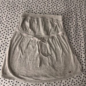 Hollister Gray Girl's Top with a soft brushed cotton fabric.